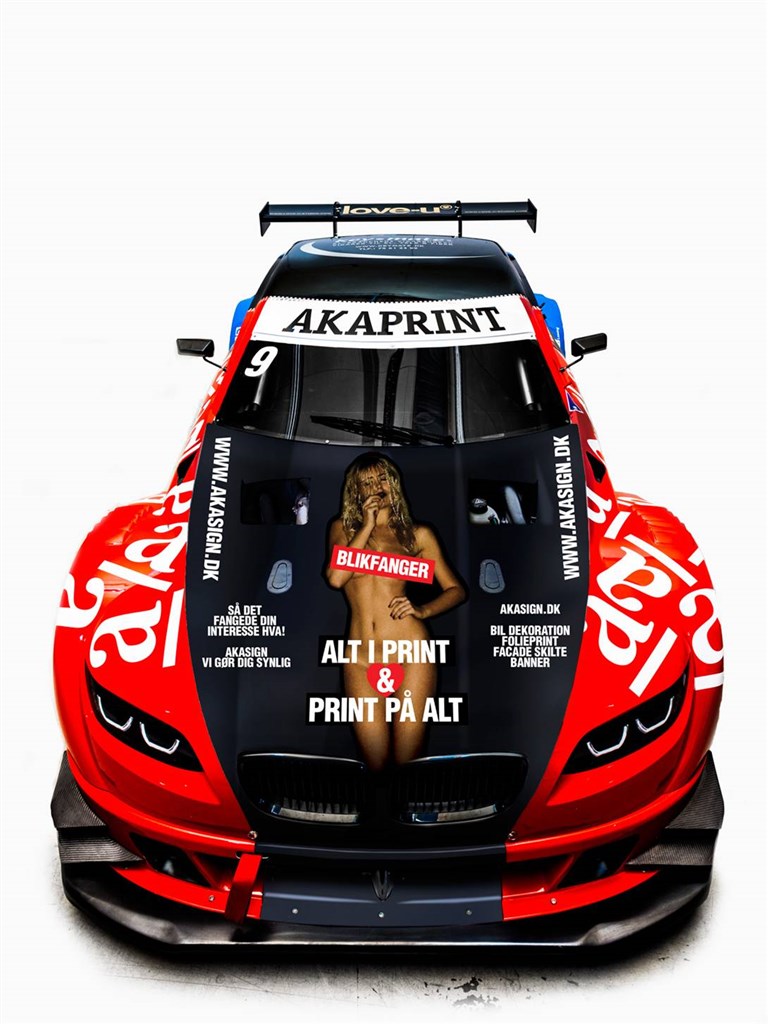 Bergmann Motorsport præsenter et nyt “One Race Only Design”… en hyldest til grid-pigen.
(Foto: Bergmann Motorsport)